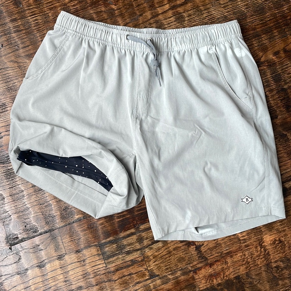 Burlebo shorts - light grey with black/white polka dot lining